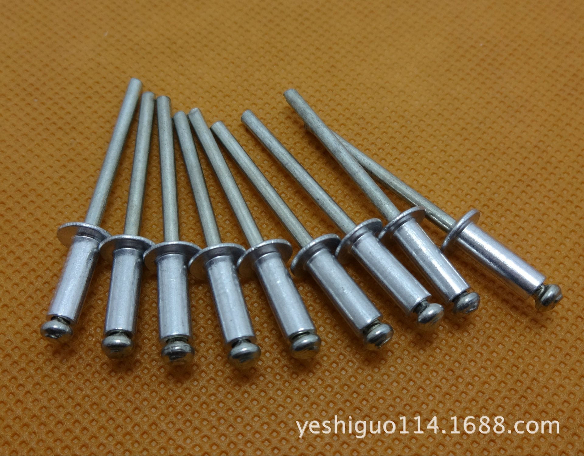 臨沂云鵬釘業(yè) 專業(yè)生產(chǎn)鋁鐵合金開口型抽芯鉚釘4x13的技術(shù)解析與性價(jià)比分析